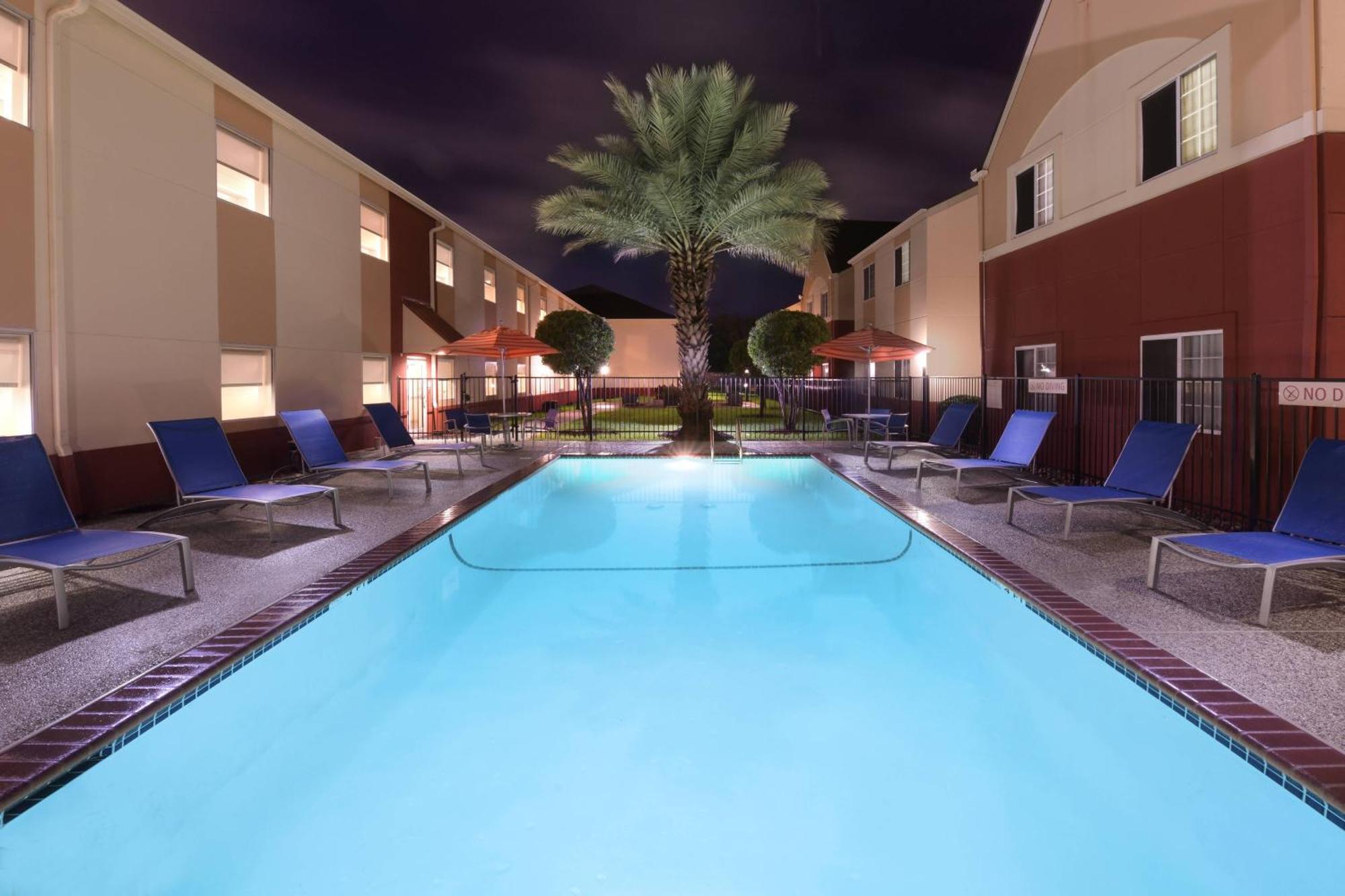 Towneplace Suites By Marriott Lake Jackson Clute מראה חיצוני תמונה