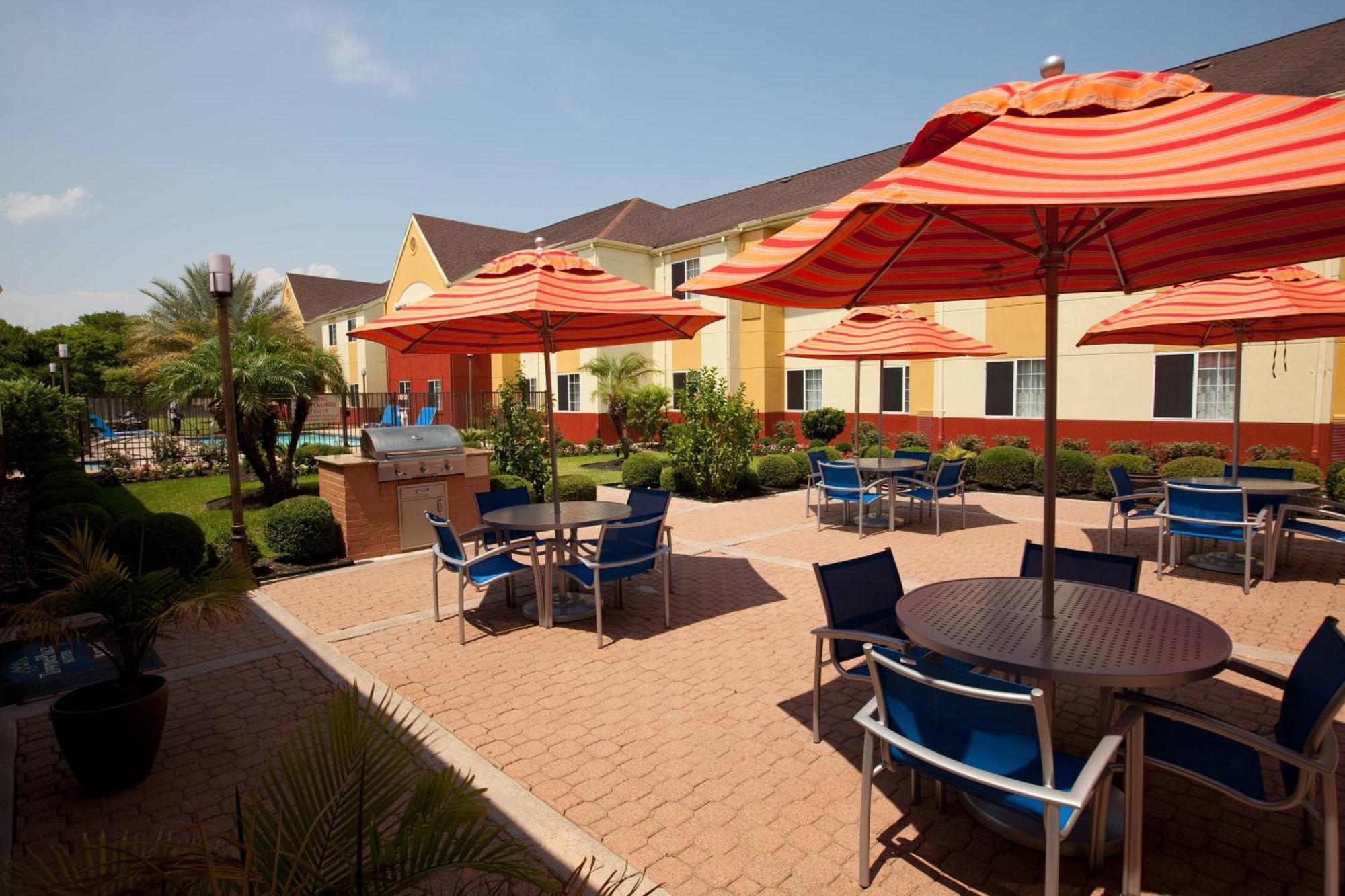 Towneplace Suites By Marriott Lake Jackson Clute מראה חיצוני תמונה